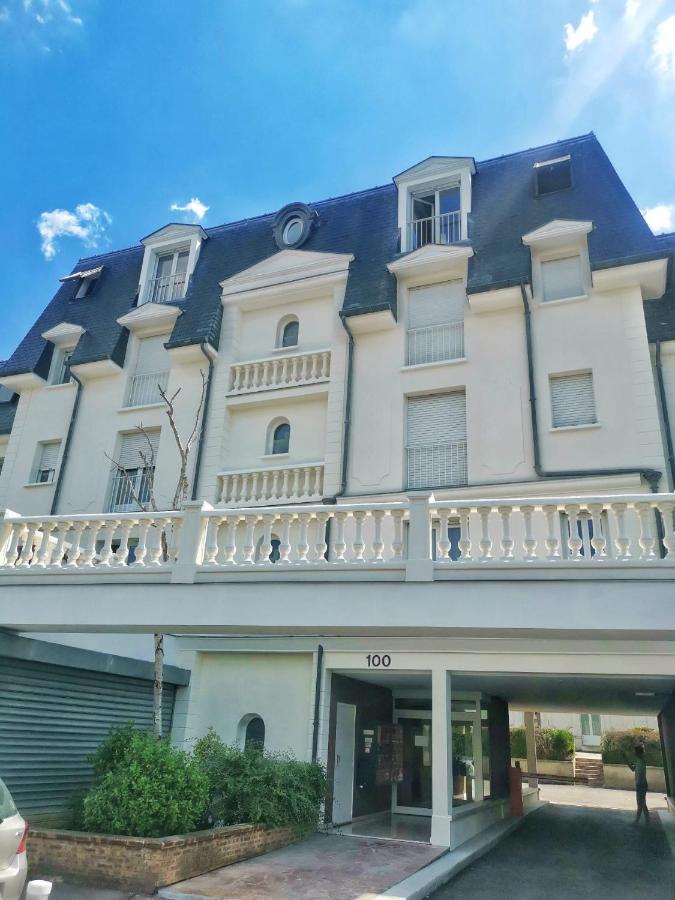 Le 100 Brossolette Leilighet Noisy-le-Grand Eksteriør bilde